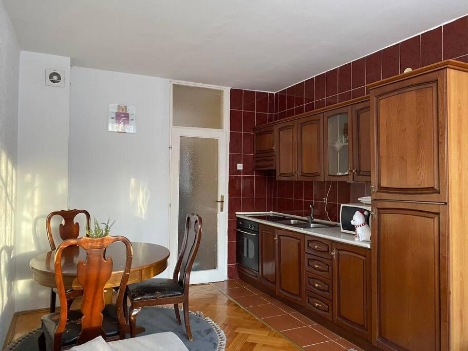 Pristina'S Hidden Gem Apartment ภายนอก รูปภาพ